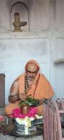 HH Swamiji performs Abhisheka at the historic Raja Ghat Temples (26.03.2025)